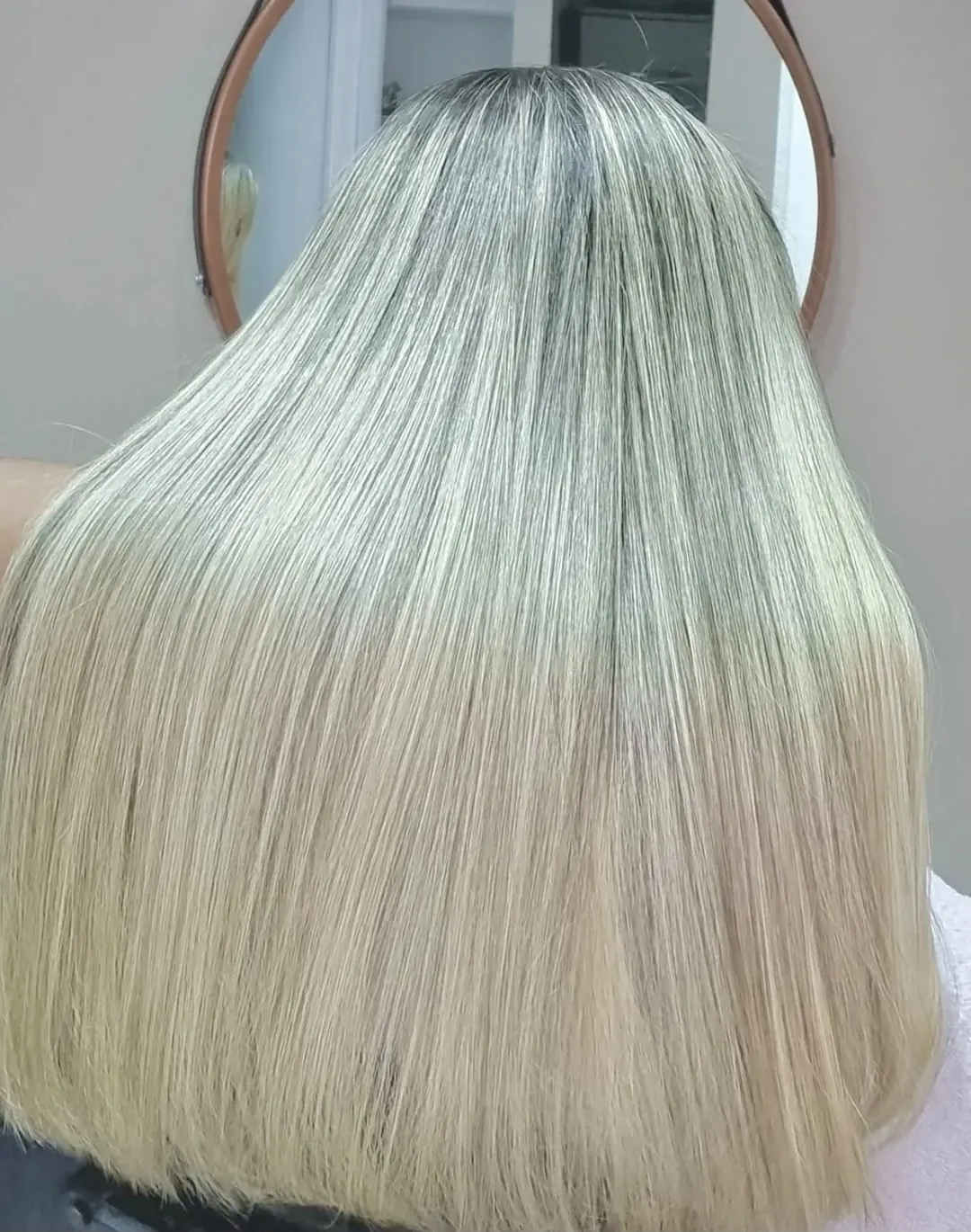 Cabelo loiro comprido e claro